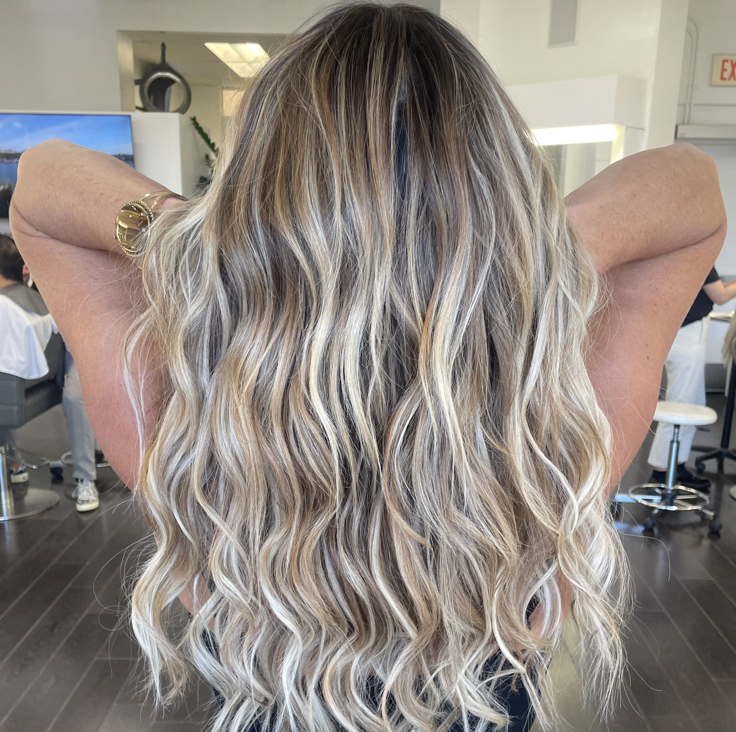 Full service hair salon serving Bel Air, Beverly Hills, Sherman Oaks, Encino, Van Nuys, Westwood, Brentwood, Los Angeles, and beyond.